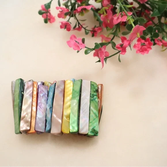 Colorful Shell Bracelet - Picture 3 of 3